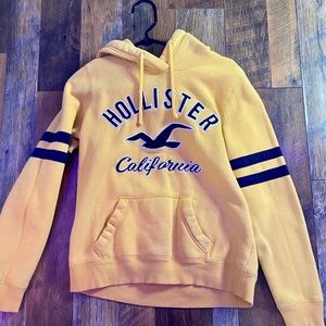 Hollister Mustard Yellow Hoodie💛